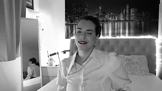 Snapshot of Lora_Chanel chatting on July 19, 2026, 7:21 pm Lora Chanel online show from July 19, 2026, 7:21 pm