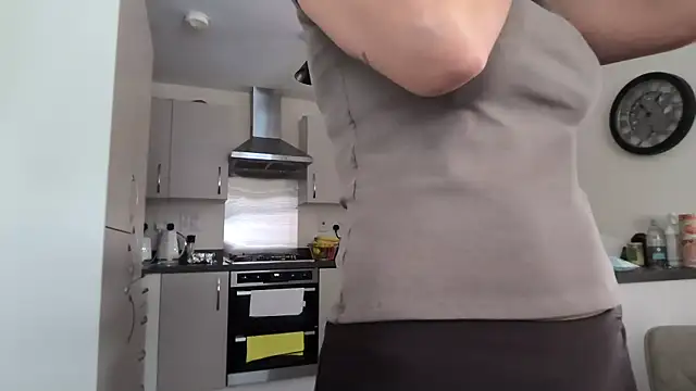 SweetMonicaUK online show from October 9, 2025, 8:59 am