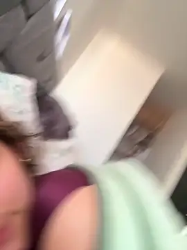 xia foxxy online show from October 5, 2025, 12:51 pm