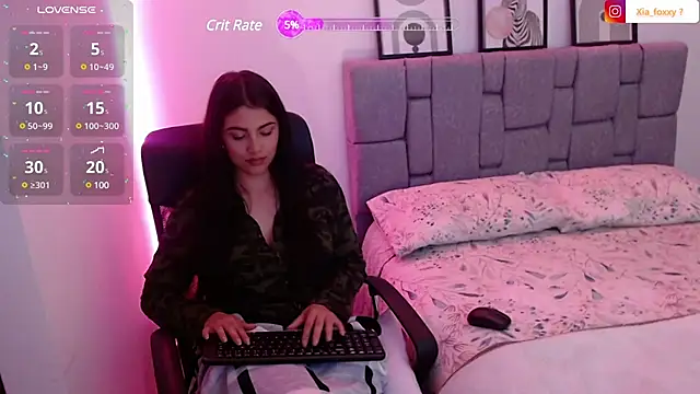 xia foxxy online show from December 2, 2024, 4:59 am