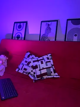 xia foxxy online show from November 10, 2025, 12:37 am