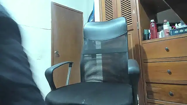 Snapshot of JasonGray96 chatting on June 28, 2026, 4:35 pm JasonGray96 online show from June 28, 2026, 4:35 pm