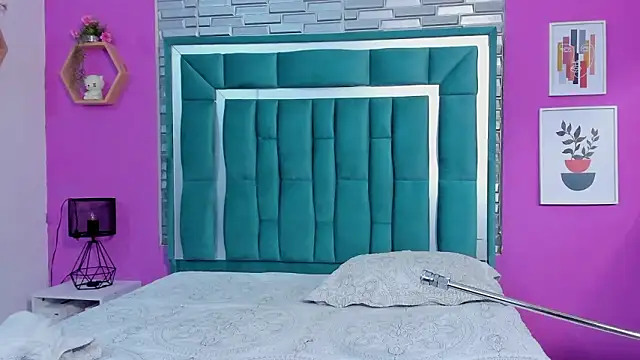 Snapshot of LORENSCOLLINS chatting on February 28, 2026, 12:38 pm LORENSCOLLINS online show from February 28, 2026, 12:38 pm