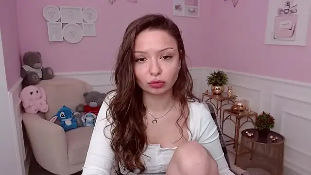 LucySkilar online show from March 13, 2026, 6:07 am