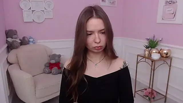 LucySkilar online show from November 24, 2025, 5:51 am