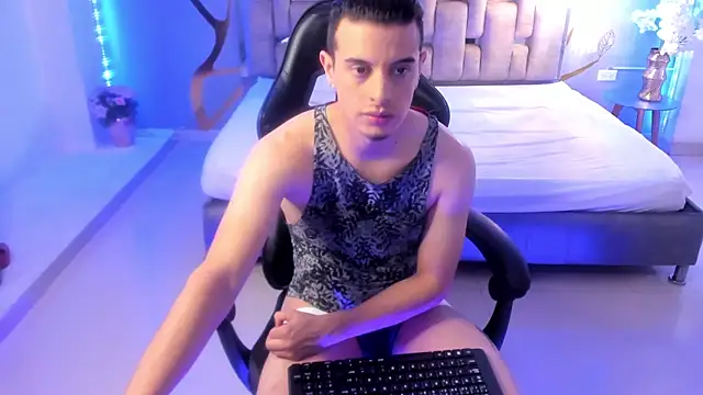 Snapshot of Maximo__ chatting on September 19, 2025, 9:41 pm Maximo online show from September 19, 2025, 9:41 pm