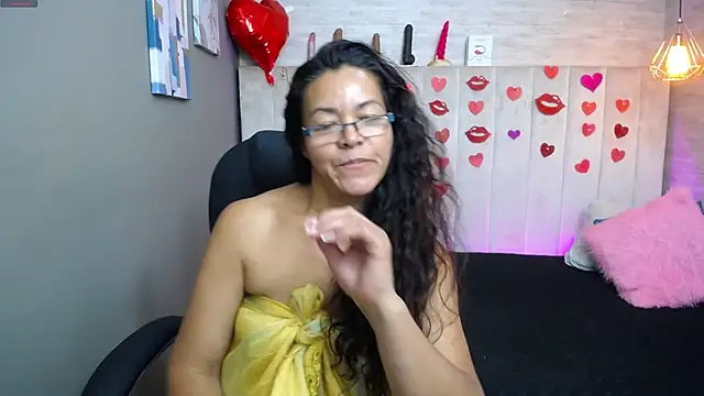 Snapshot of MaturePure chatting on March 13, 2025, 11:27 pm MaturePure online show from March 13, 2025, 11:27 pm