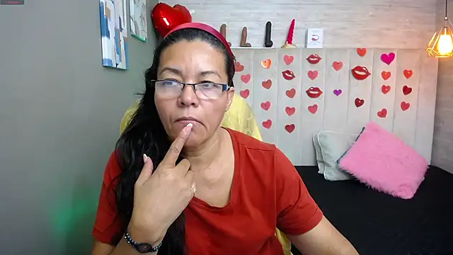 Snapshot of MaturePure chatting on March 13, 2025, 8:22 pm MaturePure online show from March 13, 2025, 8:22 pm