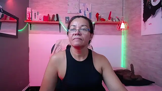 Snapshot of MaturePure chatting on October 26, 2025, 8:42 pm MaturePure online show from October 26, 2025, 8:42 pm