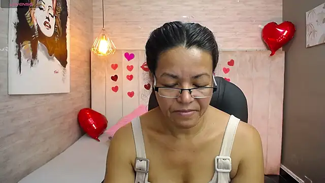 Snapshot of MaturePure chatting on March 3, 2025, 4:47 pm MaturePure online show from March 3, 2025, 4:47 pm