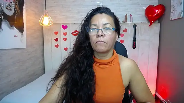 Snapshot of MaturePure chatting on March 7, 2025, 6:54 pm MaturePure online show from March 7, 2025, 6:54 pm