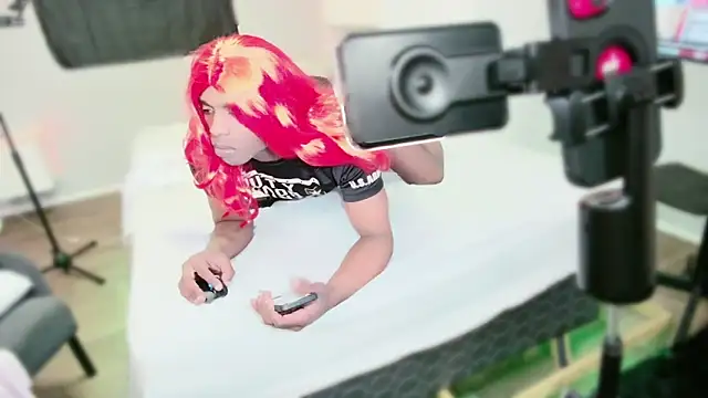 Snapshot of THICKwithDICKK chatting on February 25, 2025, 7:38 pm THICKwithDICKK online show from February 25, 2025, 7:38 pm