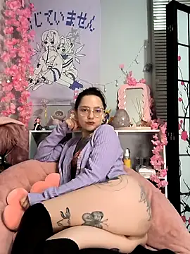 mamiedonuts online show from March 4, 2025, 10:05 pm