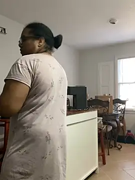 ebonyred online show from February 17, 2025, 3:33 pm