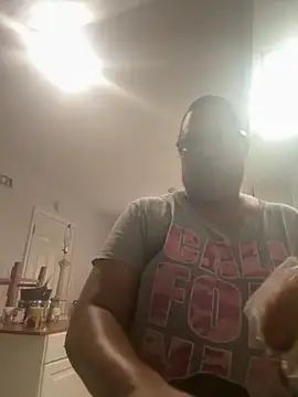 ebonyred online show from December 1, 2025, 2:18 pm