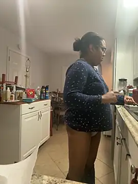 ebonyred online show from December 5, 2025, 2:37 pm