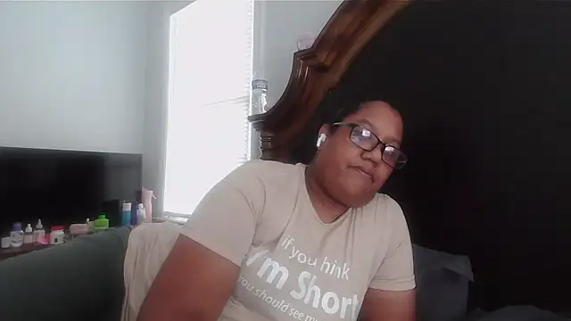 ebonyred online show from September 11, 2025, 6:19 pm