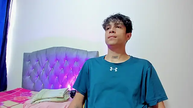 Snapshot of AgarEvans chatting on October 23, 2025, 9:35 pm AgarEvans online show from October 23, 2025, 9:35 pm