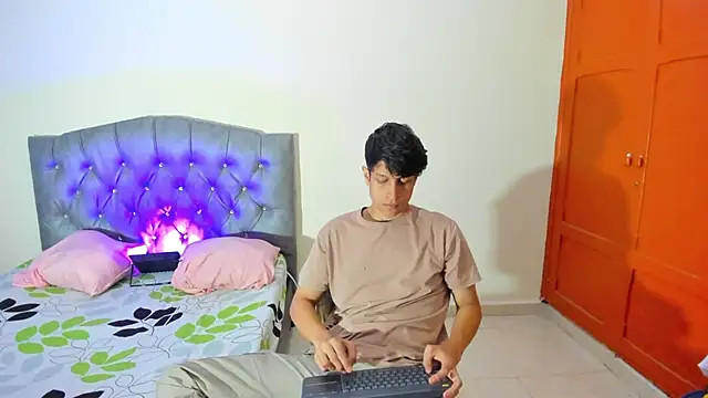 Snapshot of AgarEvans chatting on October 10, 2025, 6:53 pm AgarEvans online show from October 10, 2025, 6:53 pm