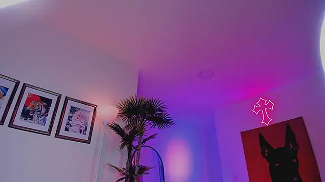 Taylor  foxxx online show from October 22, 2025, 4:34 am