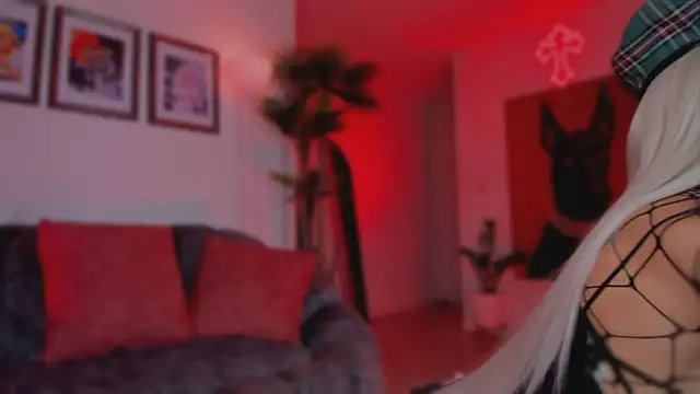 Taylor  foxxx online show from February 25, 2026, 5:29 am