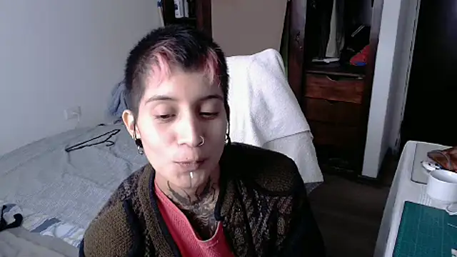 Snapshot of _Apola_77 chatting on October 4, 2025, 6:42 pm Apola 77 online show from October 4, 2025, 6:42 pm