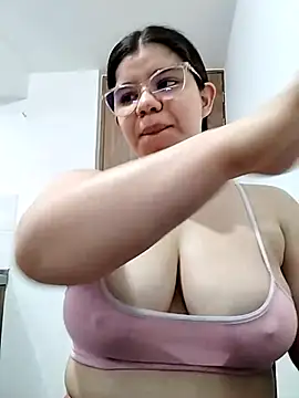 Danzel1105 online show from February 17, 2025, 5:55 pm