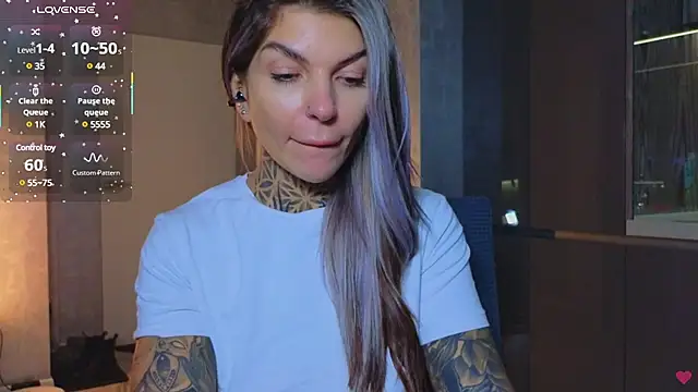 tattooedBabyy online show from March 4, 2025, 4:09 pm
