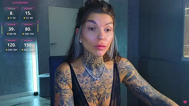 tattooedBabyy online show from September 26, 2025, 8:43 am