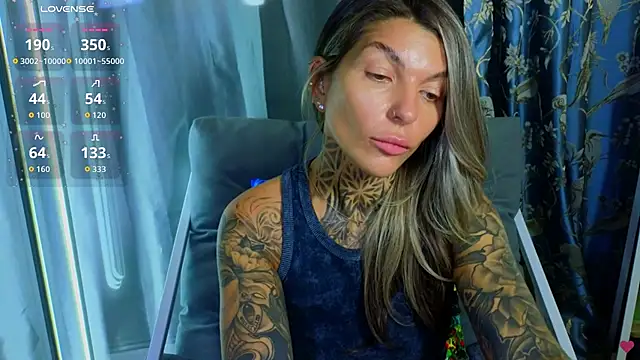 tattooedBabyy online show from November 12, 2025, 8:07 am