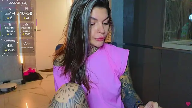 tattooedBabyy online show from March 20, 2025, 11:16 am
