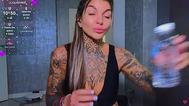 tattooedBabyy online show from February 4, 2025, 1:06 pm