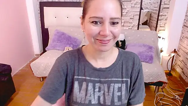 camila delarosa online show from March 15, 2026, 12:23 pm