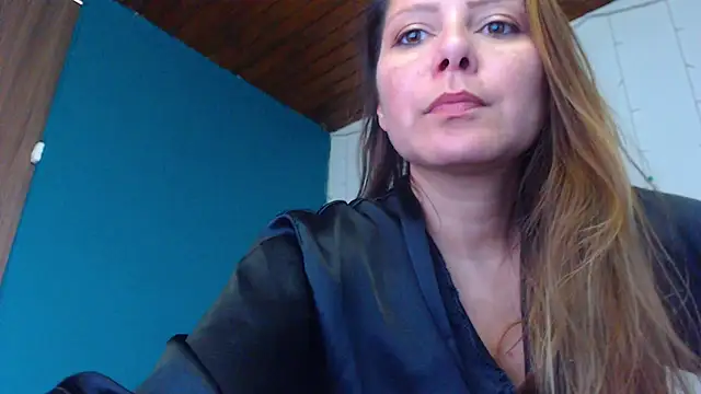 camila delarosa online show from February 6, 2025, 7:18 pm