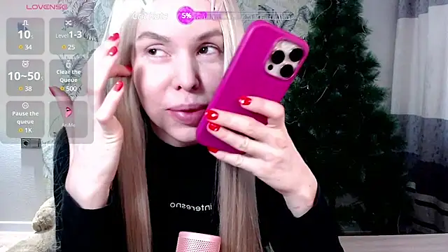 Snapshot of Marmalade_Fox chatting on January 20, 2025, 8:09 am Marmalade Fox online show from January 20, 2025, 8:09 am