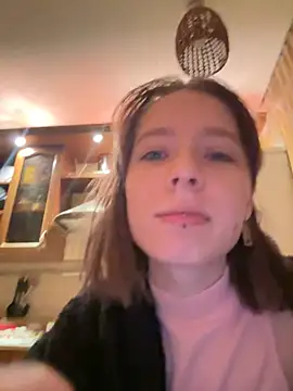 Snapshot of Crayzy_Luv chatting on February 4, 2025, 7:44 pm Crayzy Luv online show from February 4, 2025, 7:44 pm