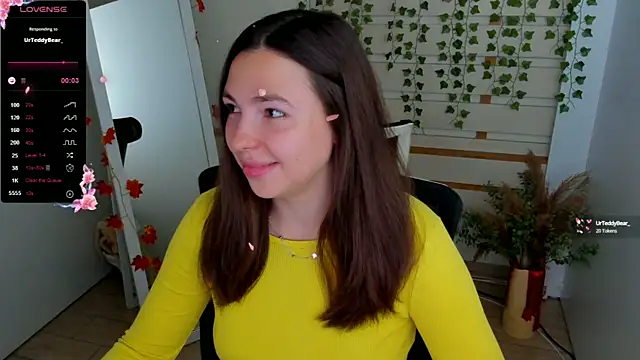 Snapshot of Lexy_flower chatting on October 12, 2025, 12:39 pm Lexy flower online show from October 12, 2025, 12:39 pm