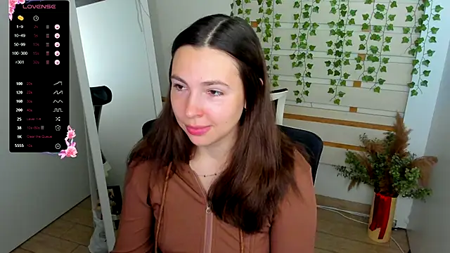 Snapshot of Lexy_flower chatting on September 29, 2025, 6:42 am Lexy flower online show from September 29, 2025, 6:42 am