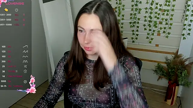 Snapshot of Lexy_flower chatting on September 24, 2025, 6:42 am Lexy flower online show from September 24, 2025, 6:42 am