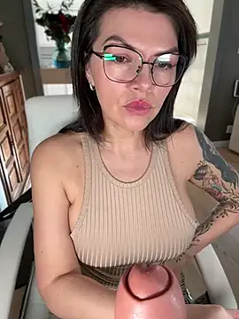 CarlaConnor80 online show from February 3, 2025, 1:30 pm