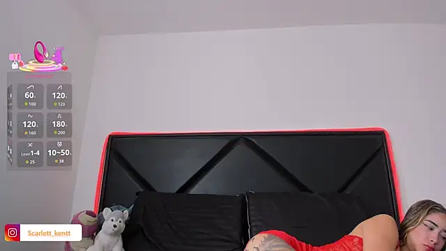 ScarlettAndClark online show from February 5, 2026, 2:35 pm