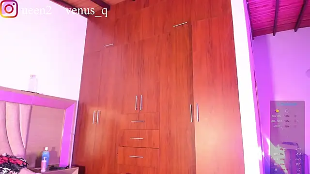 Snapshot of Venus_queenn chatting on October 1, 2025, 2:27 am Venus queenn online show from October 1, 2025, 2:27 am