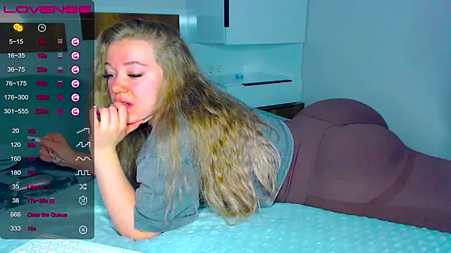 Snapshot of kitti_kaattt chatting on September 20, 2025, 5:01 am kitti kaattt online show from September 20, 2025, 5:01 am