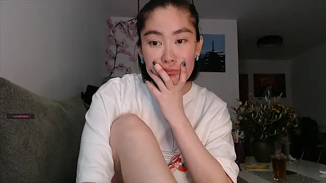 Kunimitsuu  online show from September 14, 2025, 10:32 pm