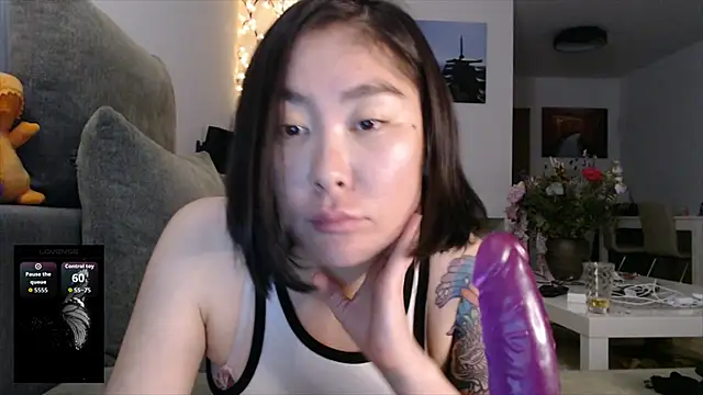 Snapshot of Kunimitsuu_ chatting on September 20, 2025, 11:21 pm Kunimitsuu online show from September 20, 2025, 11:21 pm