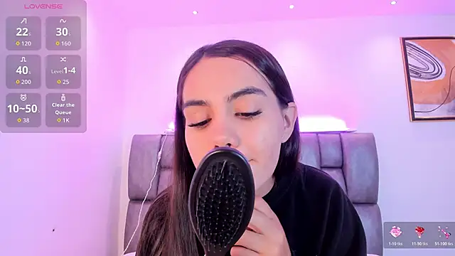 martina mancini online show from December 5, 2025, 2:04 pm