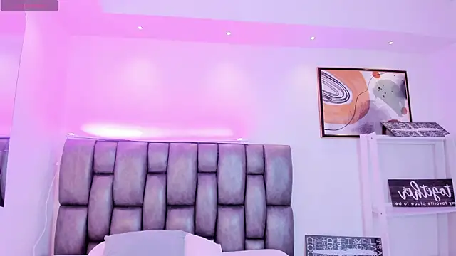 martina mancini online show from September 25, 2025, 1:17 pm