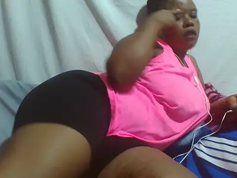 Snapshot of big-clts chatting on October 4, 2025, 9:33 am big-clts online show from October 4, 2025, 9:33 am