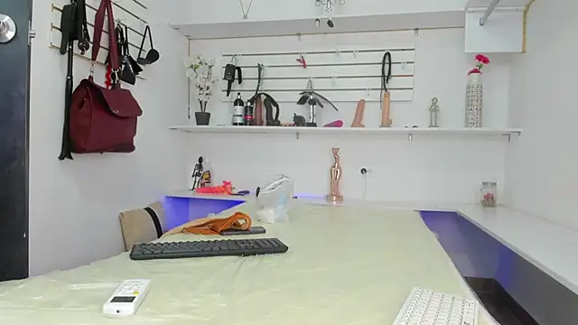 Alejandra Dunn online show from September 25, 2025, 1:17 pm