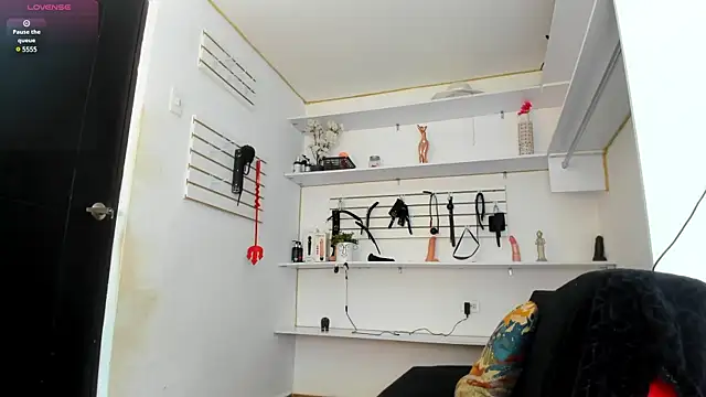 Alejandra Dunn online show from March 5, 2025, 2:12 pm